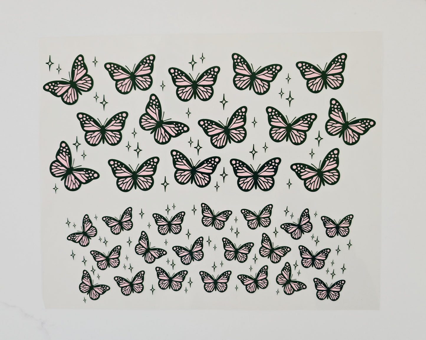 40oz Black/Pink Butterflies